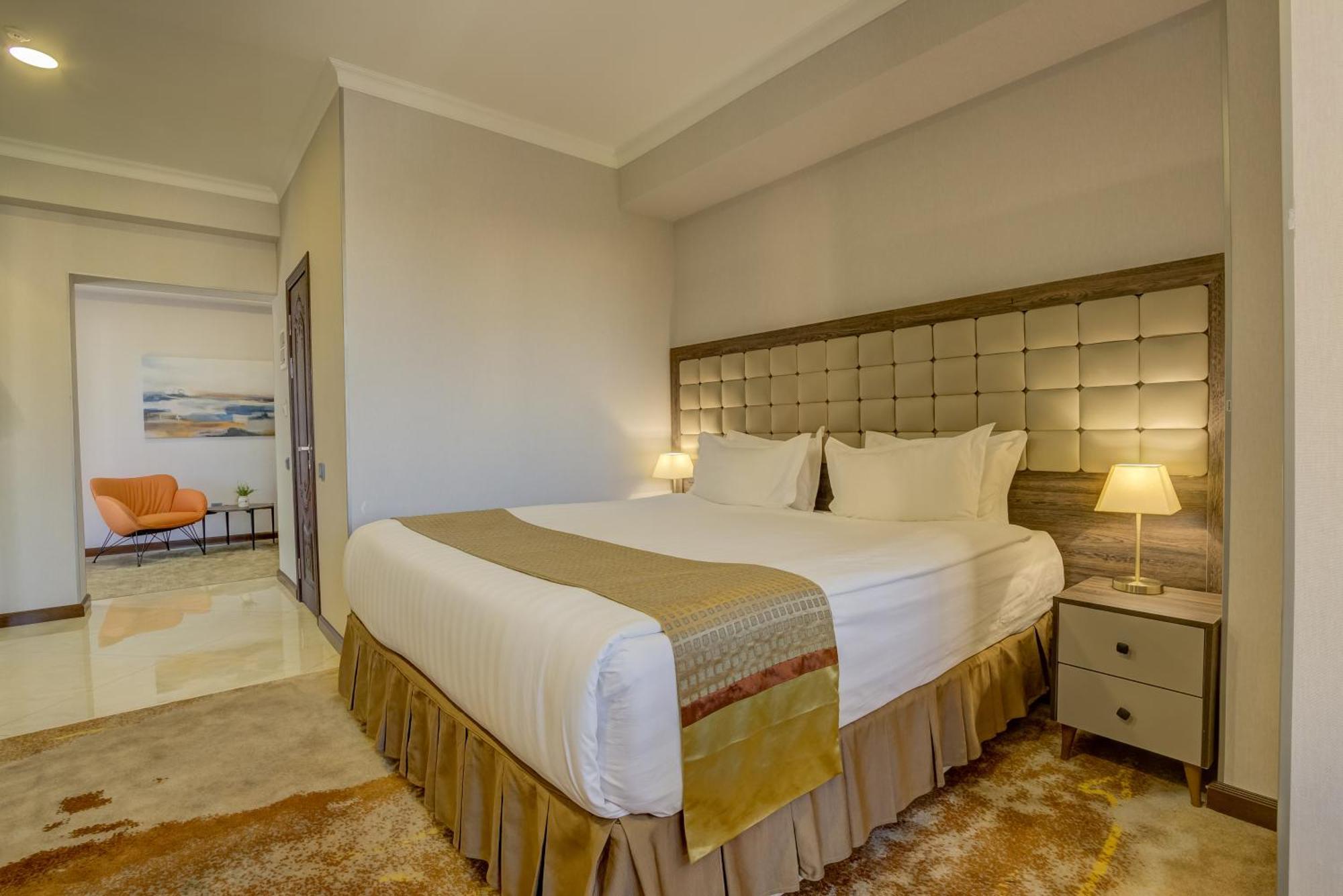 Hotel Lulu 比什凯克 外观 照片